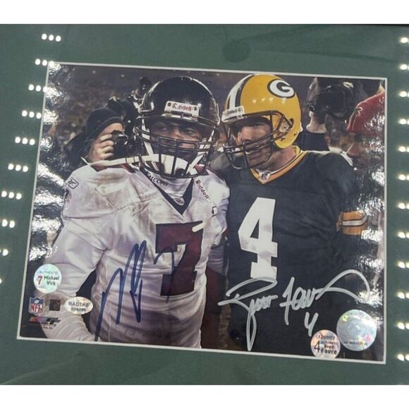 Brett Favre Michael Vick Signed Photo Autographed Packers Falcons Framed COA - Picture 4 of 7